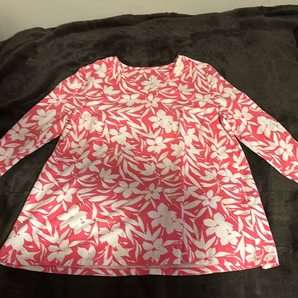 d & co. essentials pink and white shirt